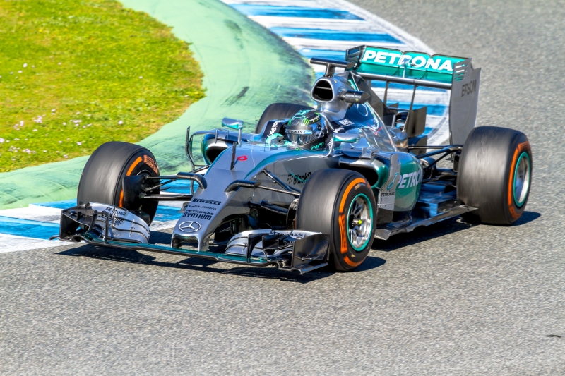 Formel 1-stjärnan Rosberg lägger av